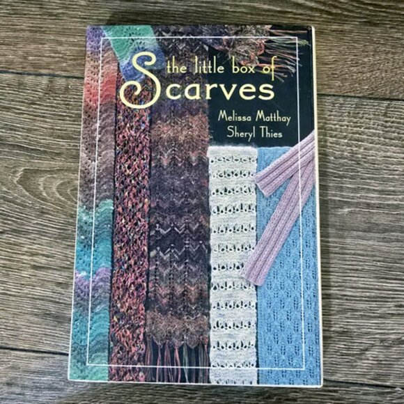 Little Book of Scarves Knitting Patterns on Laminated Cards Scarf Magnetic Close - Picture 2 of 6